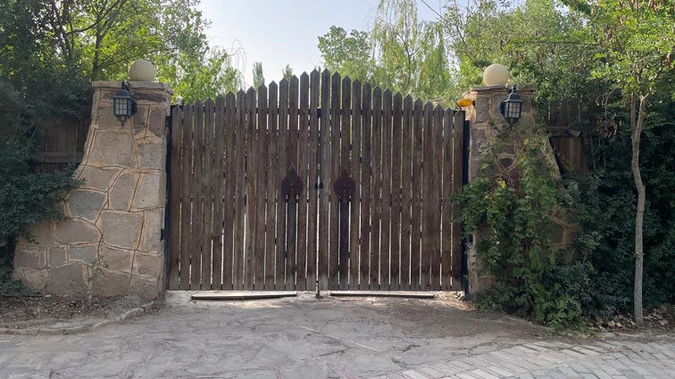 درب باغی چوبی