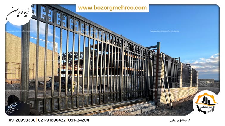 درب فلزی ریلی کارخانه 